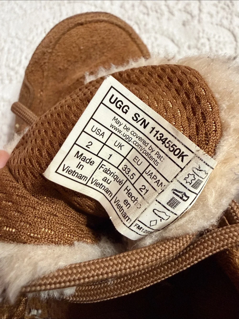 UGG Boots Kids Size 2 Boys/Girls Chestnut Suede Shearling-Lined Lace-Up